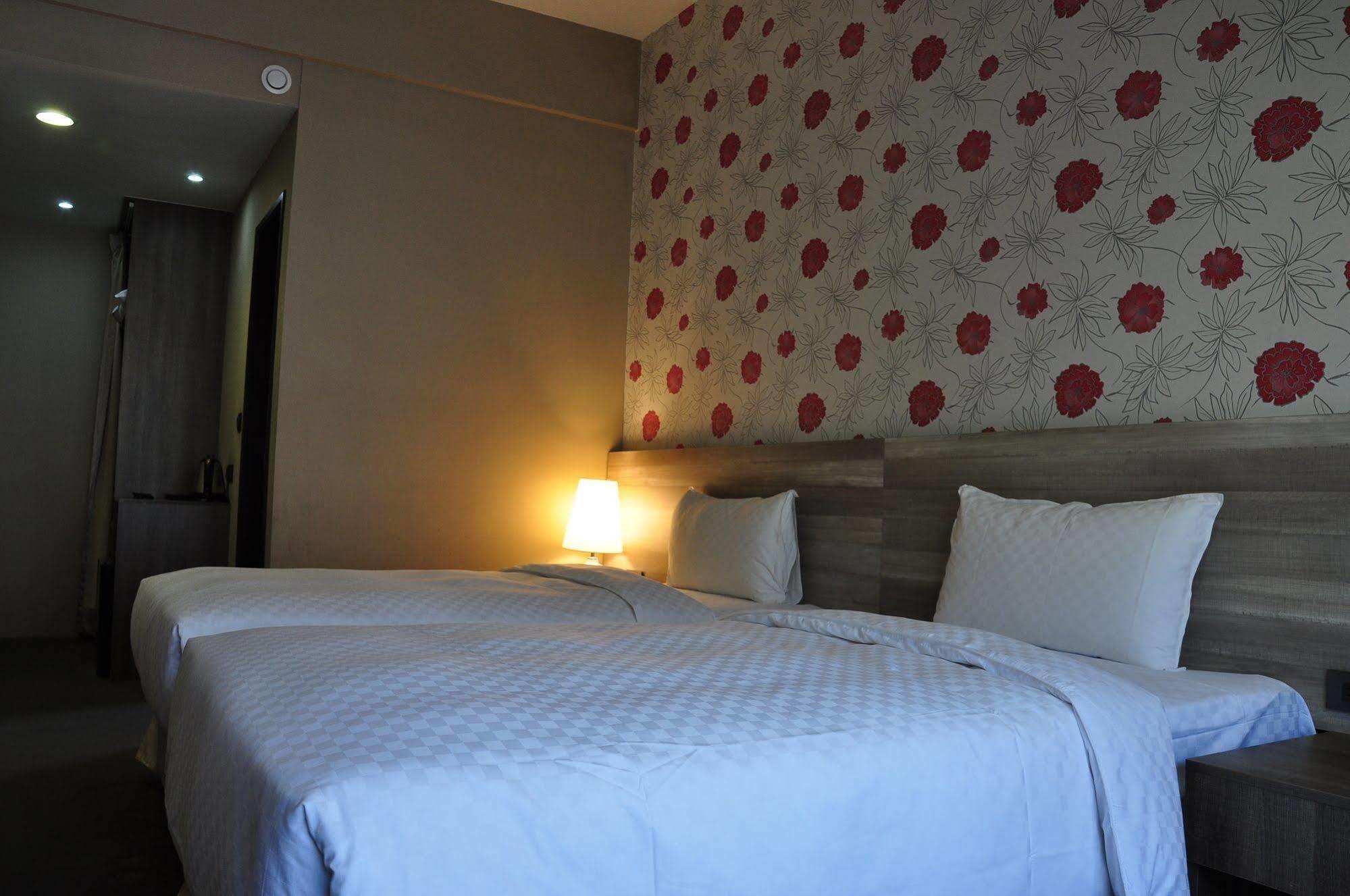 Kun Hotel Taichung Eksteriør billede