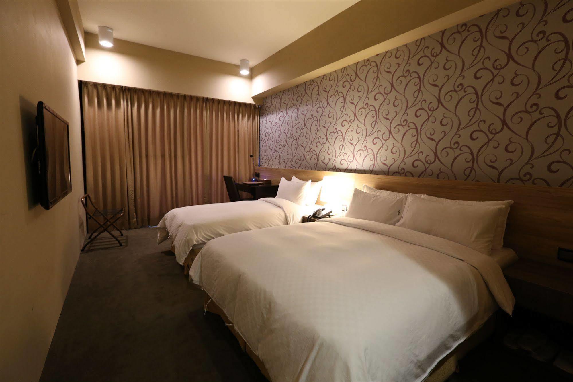Kun Hotel Taichung Eksteriør billede