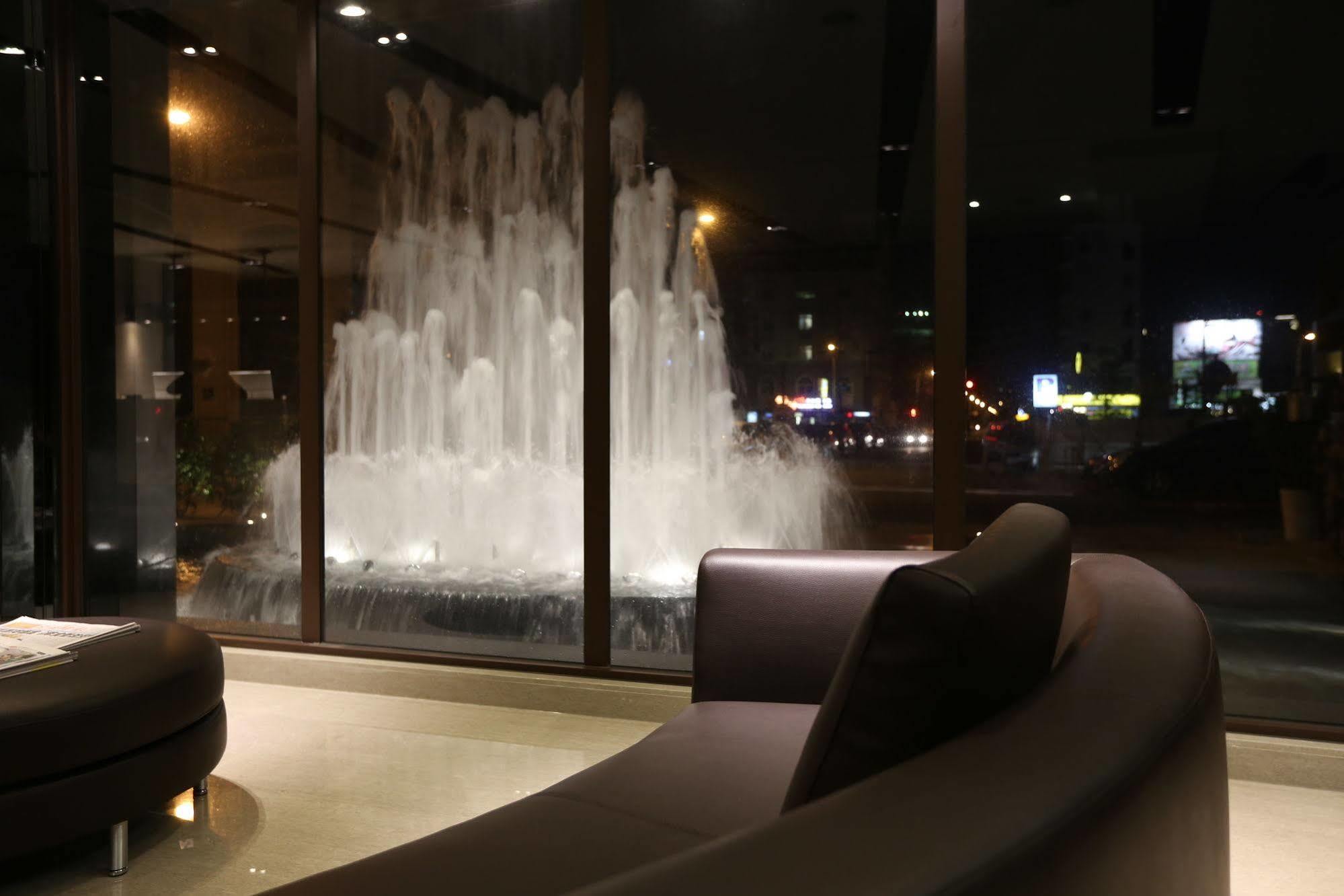Kun Hotel Taichung Eksteriør billede