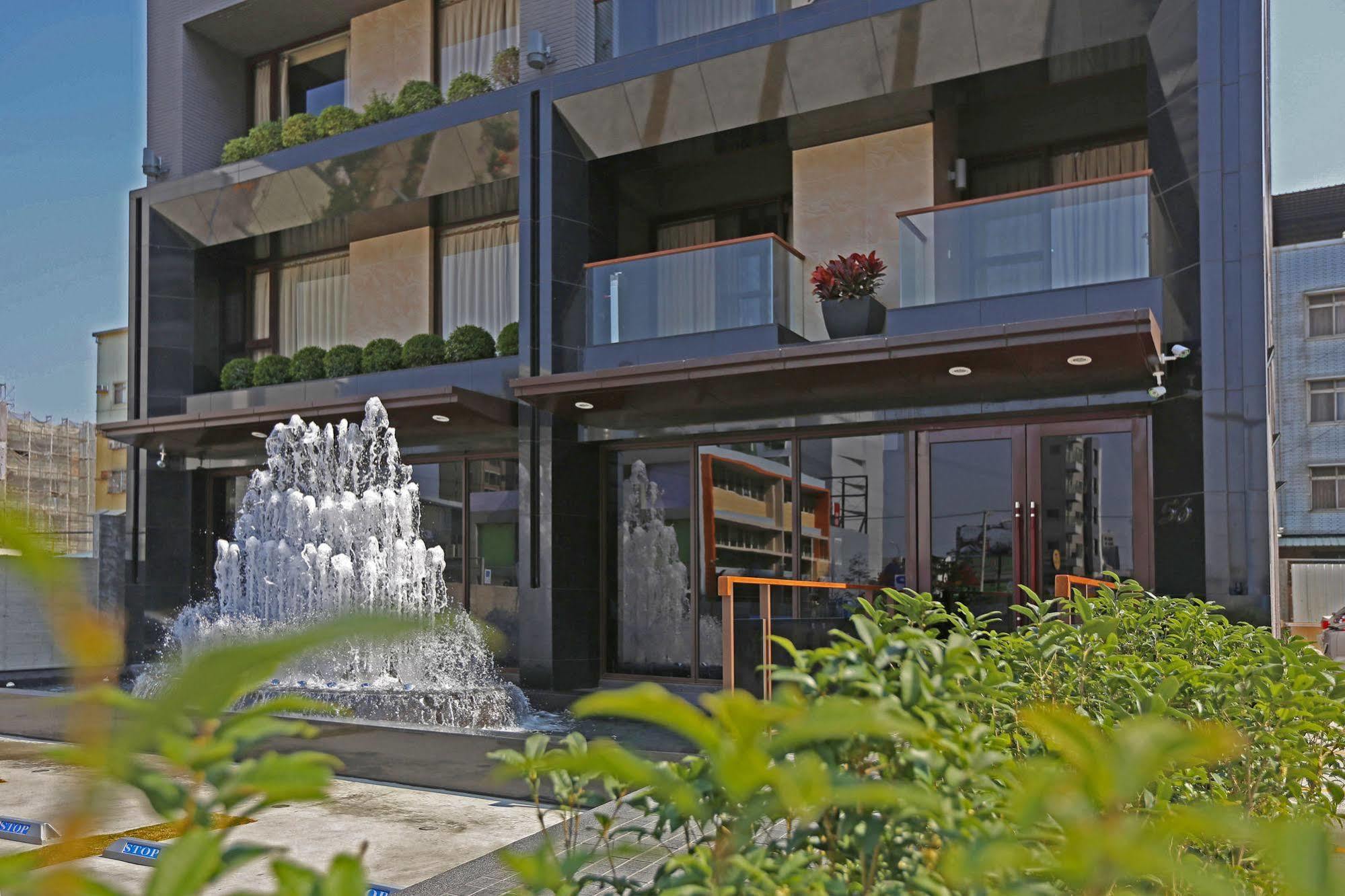 Kun Hotel Taichung Eksteriør billede